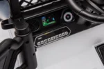Auto Elettrica Bambini Toyota Cruiser 12V Bianca – Ruote Grandi & USB - immagine 4